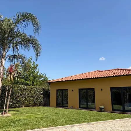 Villa Stunning With Pool And Garden